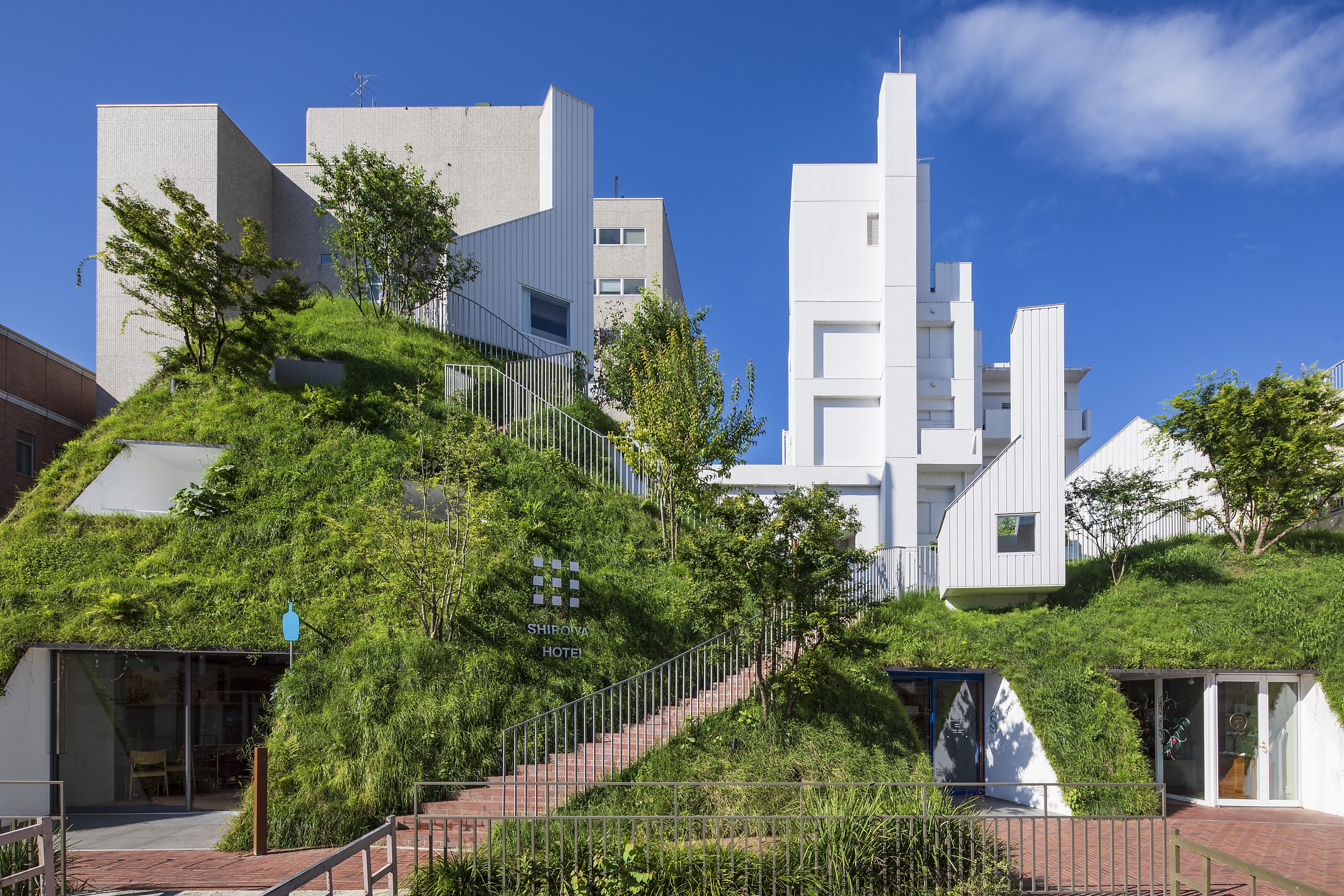 新品未開封　Shiroiya Hotel Giving Anew 白井屋ホテル Shiroiya Hotel Giving Anew 白井屋ホテル（日本語冊子付、2冊