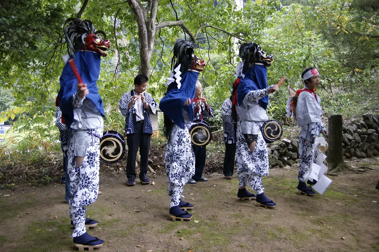 川和諏訪神社の獅子舞（上野村）