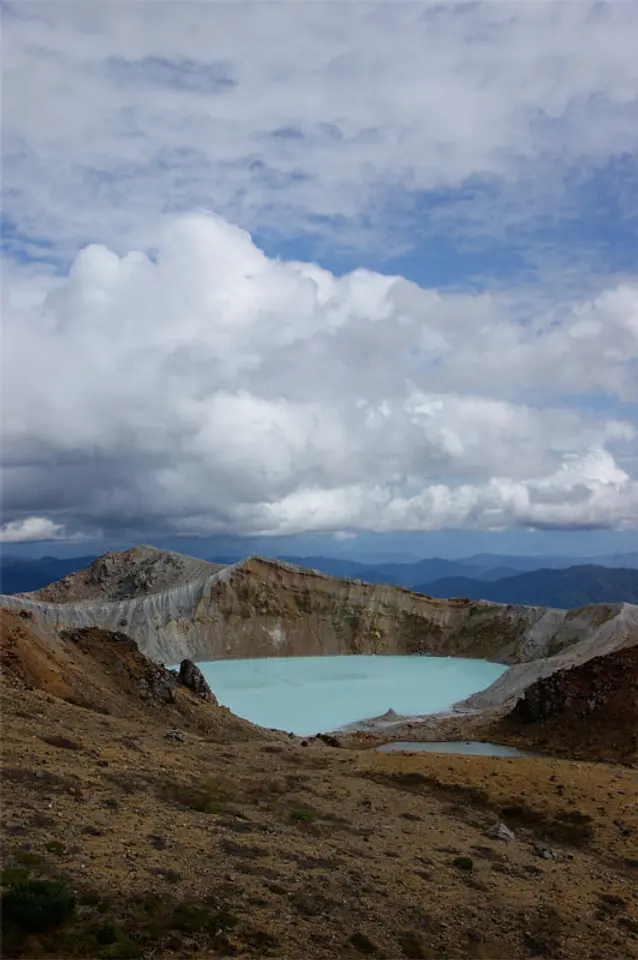 草津白根山（本白根山）湯釜　【2023年現在立入不可】（草津町）