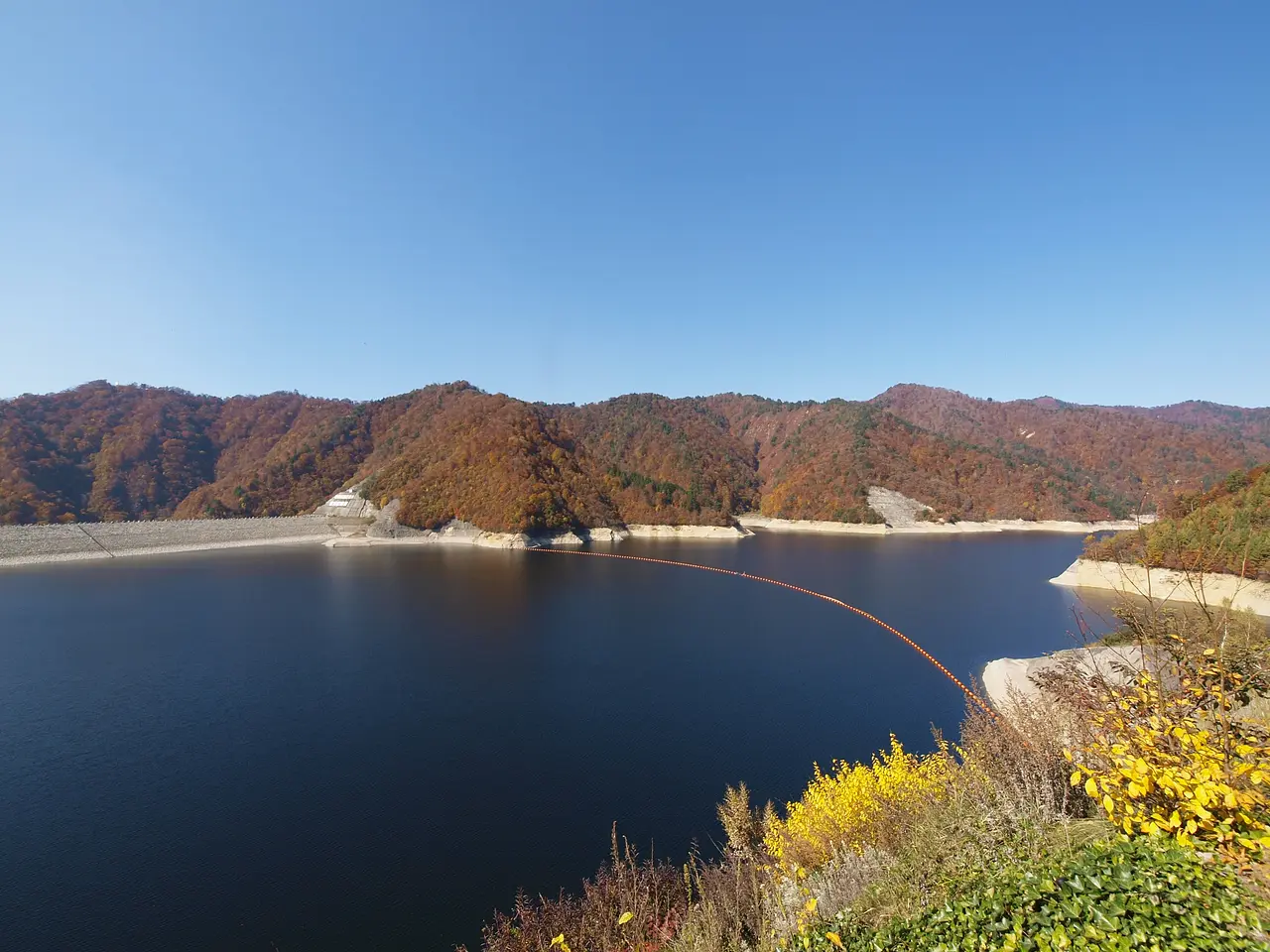 ならまた湖（奈良俣湖）（みなかみ町）