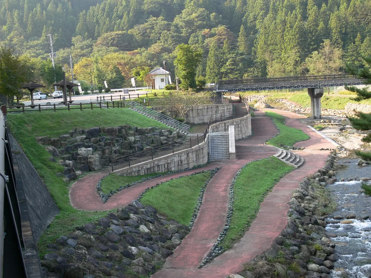 沢渡温泉 せせらぎ公園（中之条町）