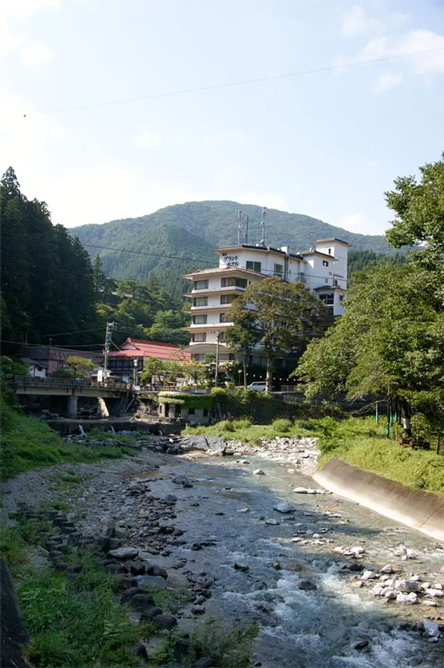 四万川と四万温泉（中之条町）