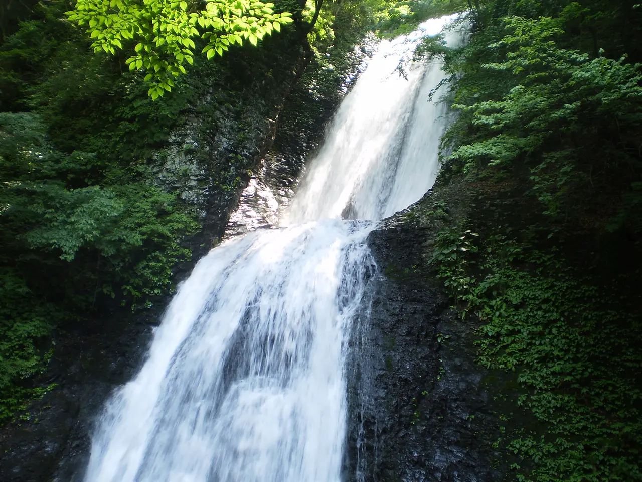 段々の滝（だったのたき）（中之条町）