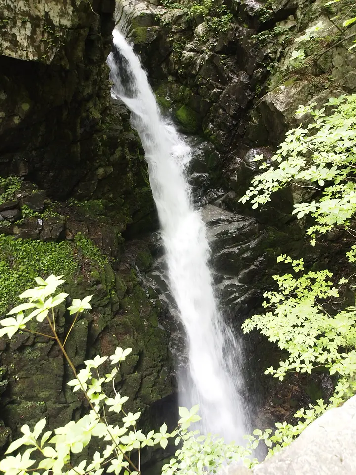 摩耶の滝（中之条町）