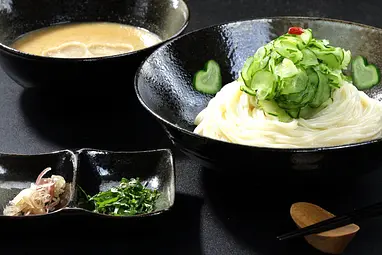 うどんCafeはらだ（板倉きゅうりの冷汁うどん）