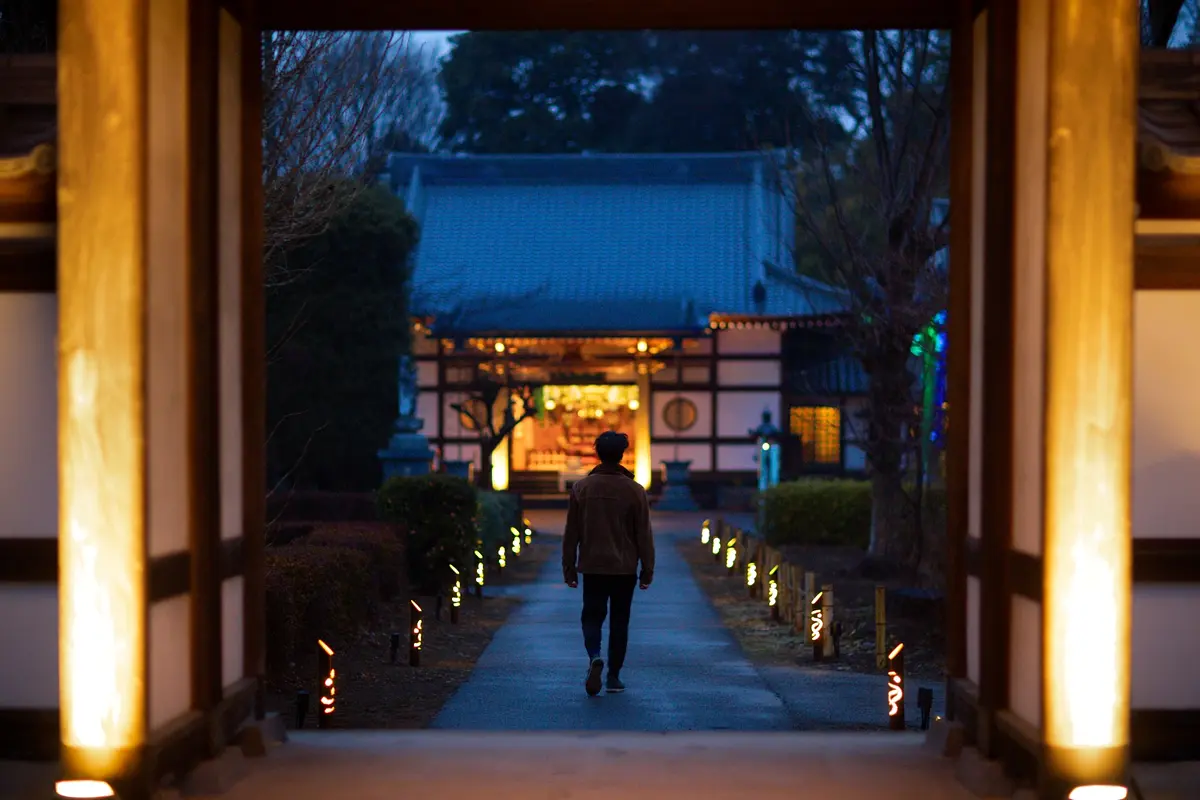 山門・参道（ライトアップ）