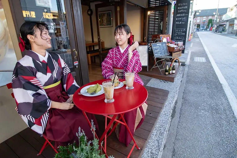 富岡製糸場近くのテラス席にて.jpg