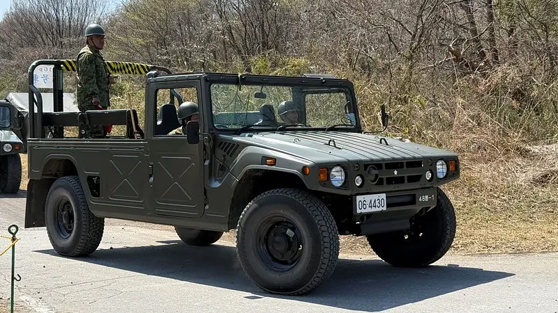 高機動車