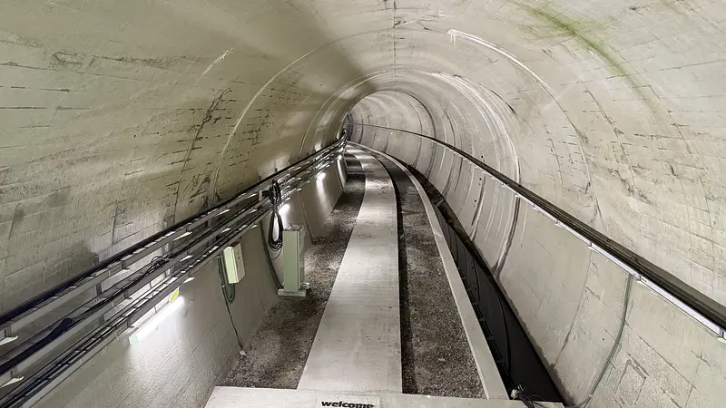 連絡トンネル