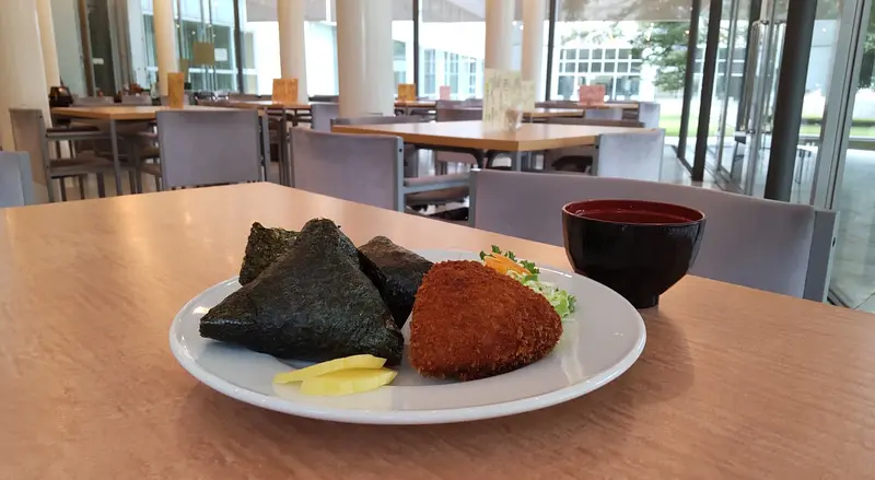 きのこコロッケとおむすび