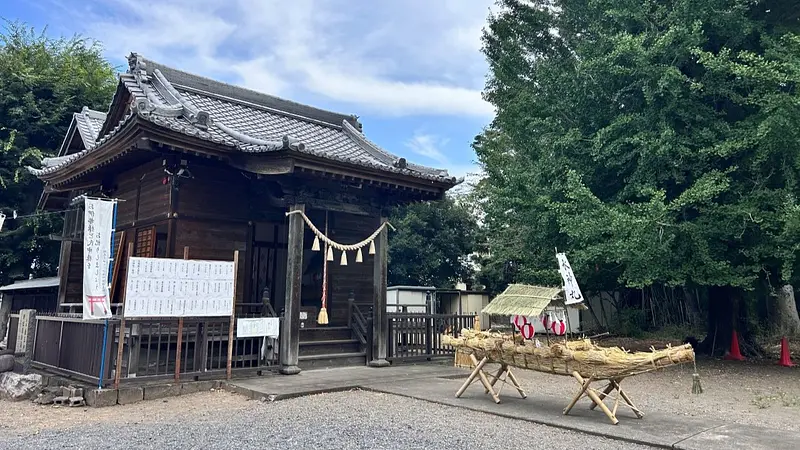 飯玉神社（拝殿）と水神丸