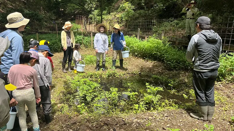 管理ヤードの池