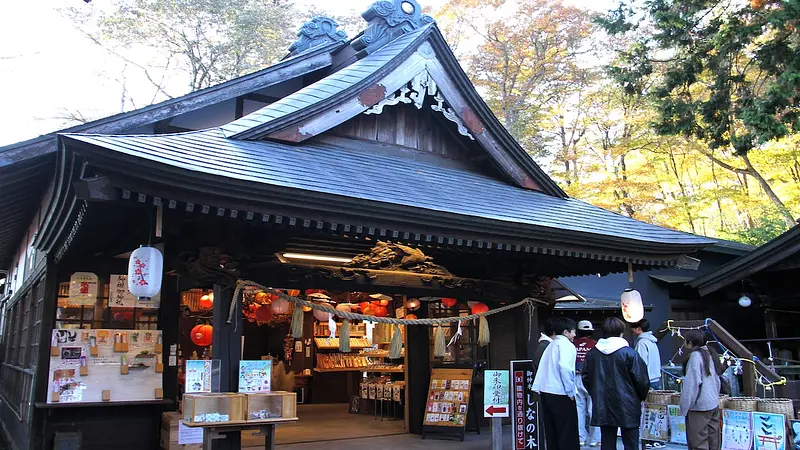県境に立つ熊野皇大神社