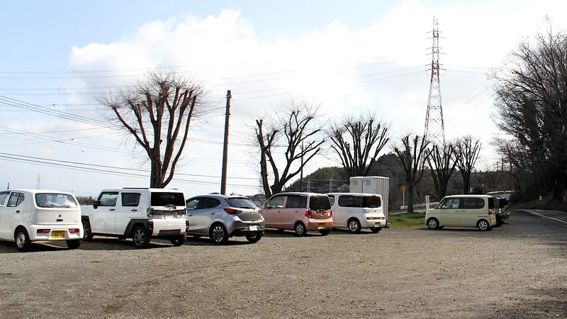 小串カタクリの里の駐車場