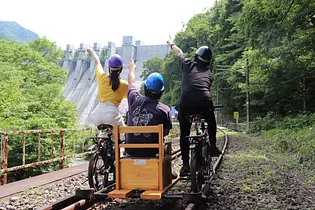 〜まさに気分は列車の運転士〜吾妻峡レールバイク「アガッタン」を体験