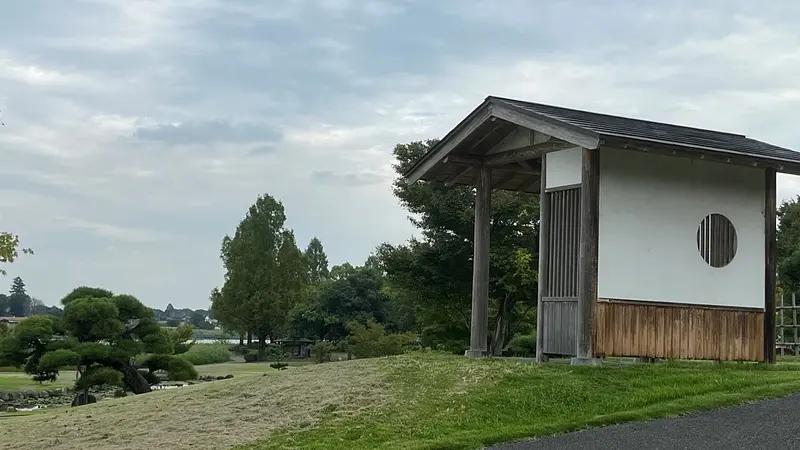 「よりもい」の聖地の東屋